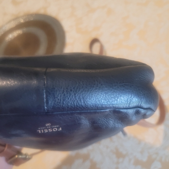 Fossil Black Leather Bag with Gold Accents - Picture 13 of 16